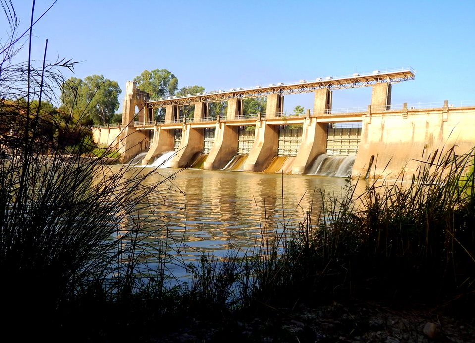 Presa de El Salto sobre el río Guadalquivir en Pedro Abad, Córdoba