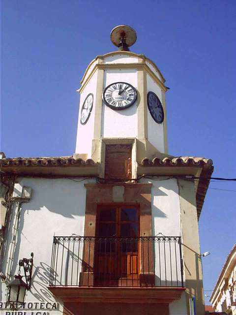 Reloj público en el centro de Pedro Abad, Córdoba